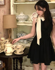 Vintage Hepburn-Style Slim Dress with Oversized Bow