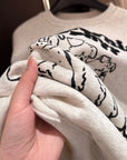 Korean-Style 380g Fleece-Lined Embroidered Sweatshirt
