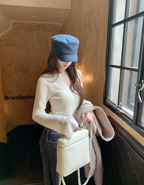Solid Color Slim Fit V-Neck Knit Top