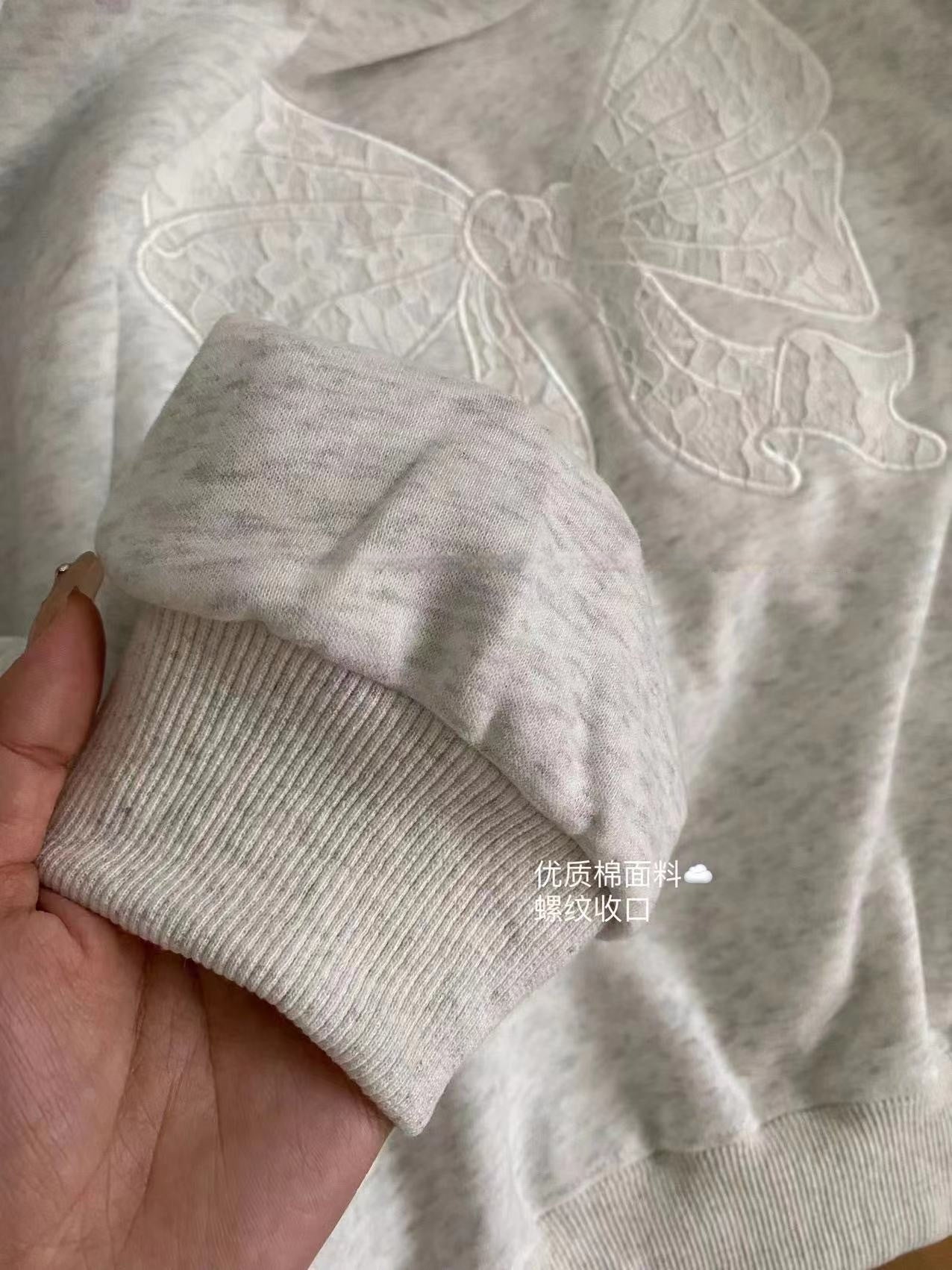 Korean-Style Relaxed Sweatshirt with Lace Bow Detail
