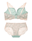 Luxurious and Elegant Lace Deep V Wire-Free Bra
