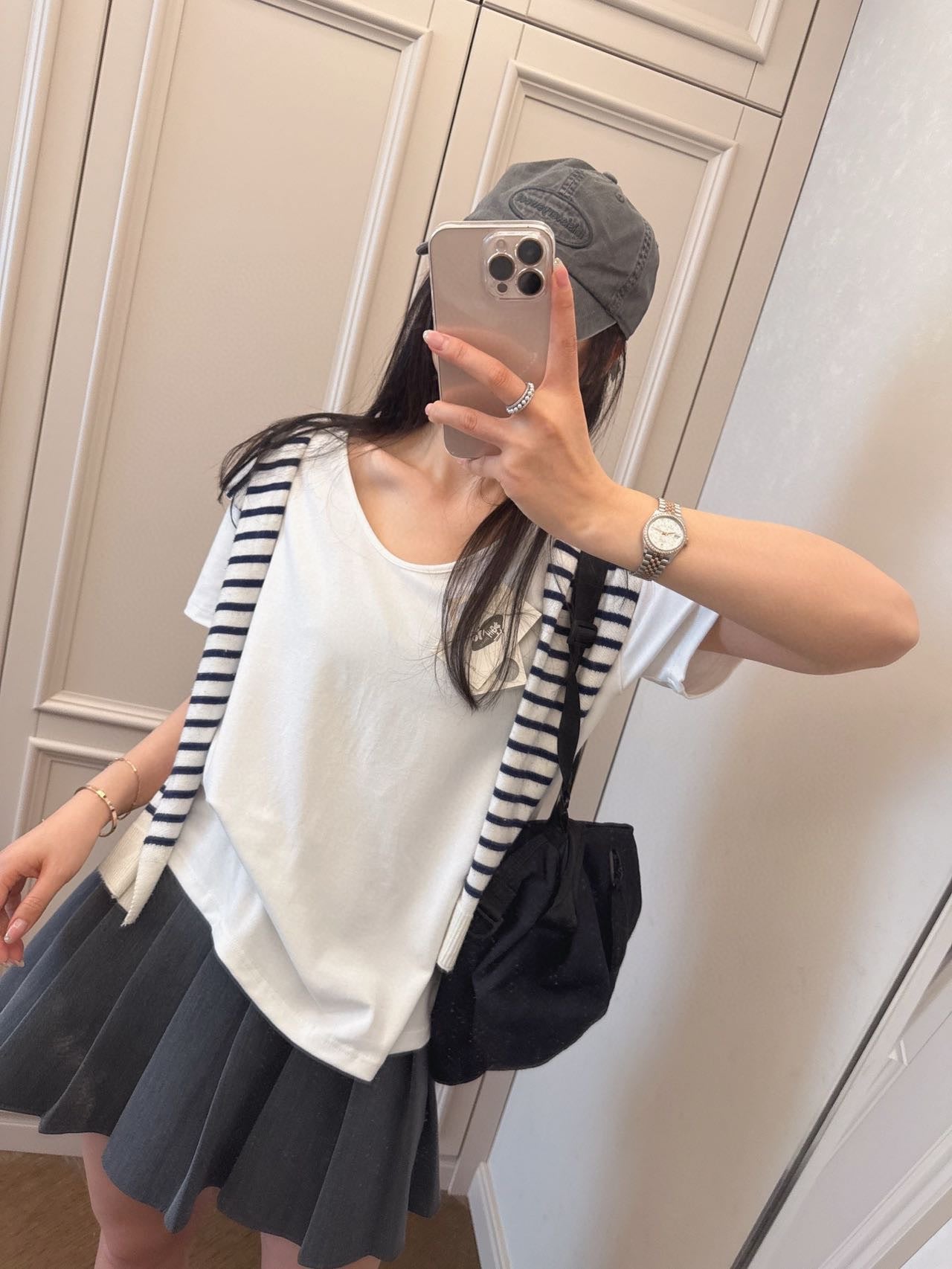300g Heavyweight Relaxed Drape V-Neck Tee