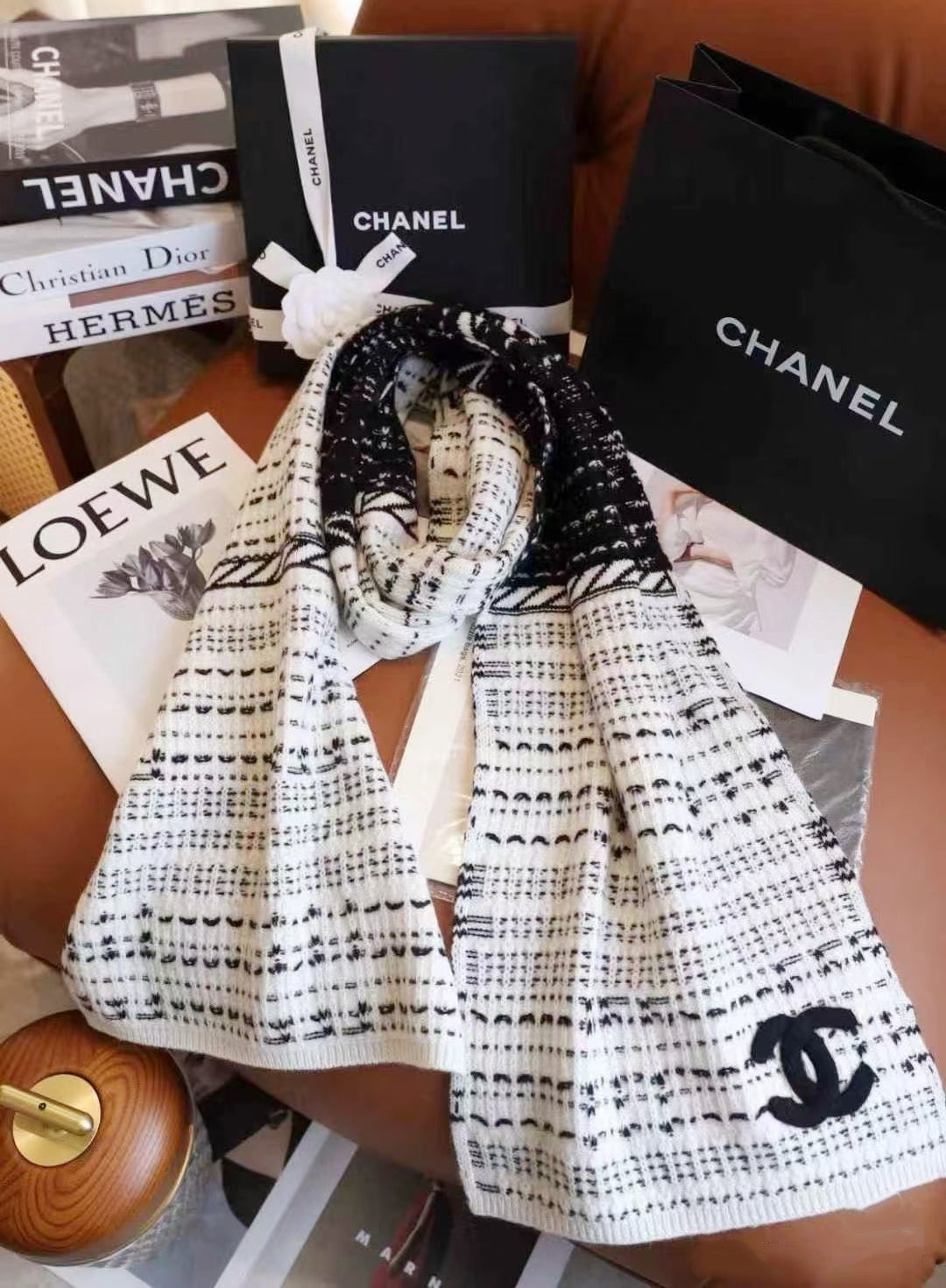 Inspired Black & White Contrast Wool Knit Scarf (Gift Boxed)