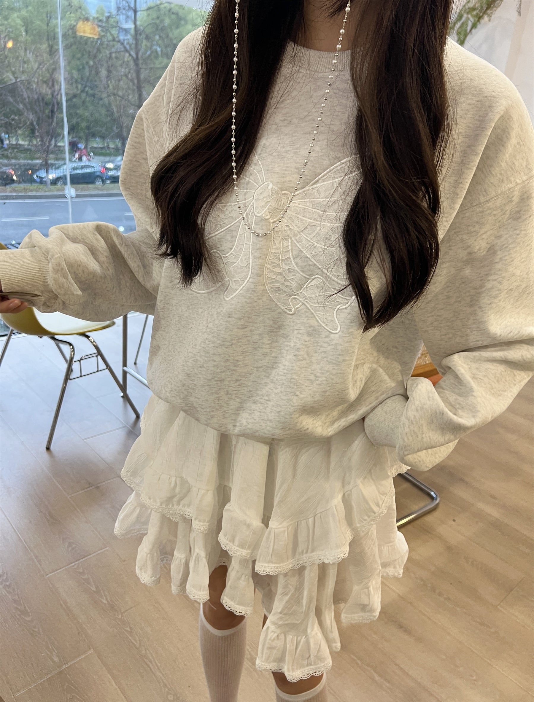 Korean-Style Relaxed Sweatshirt with Lace Bow Detail