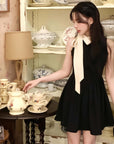 Vintage Hepburn-Style Slim Dress with Oversized Bow