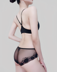 Sexy and Mysterious Lace Front Closure Bra