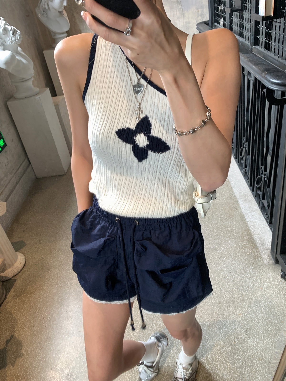 Asymmetrical One-Shoulder Contrast Knit Tank Top