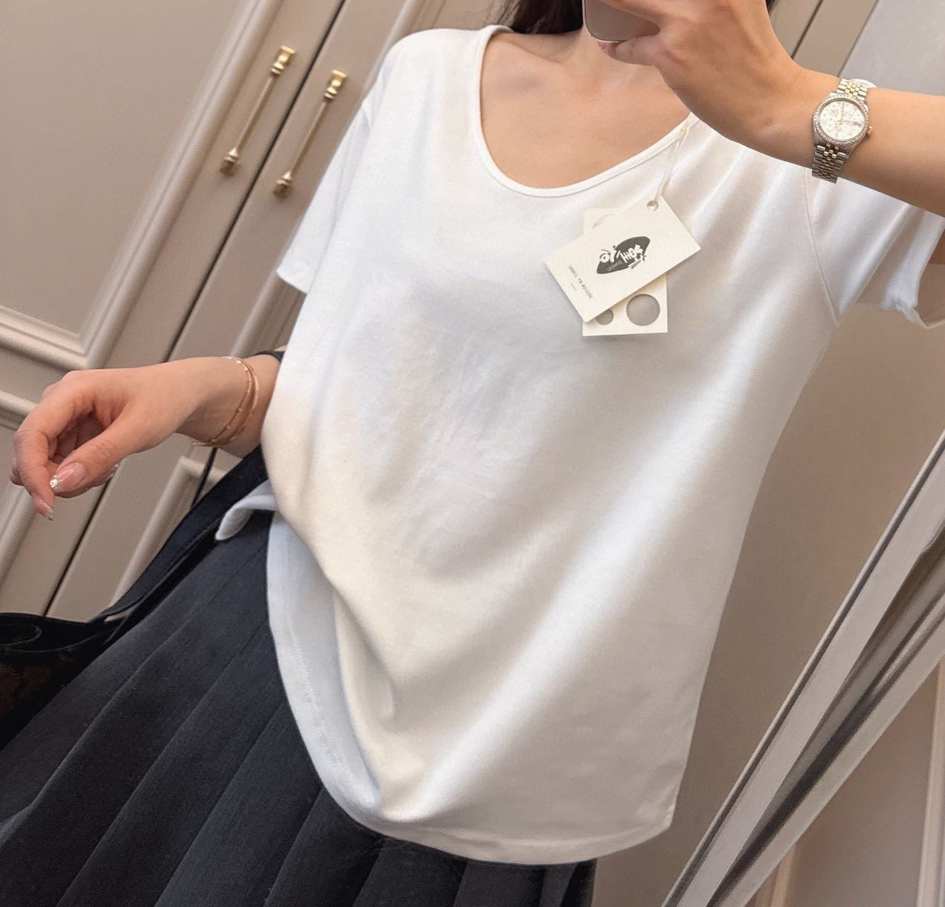 300g Heavyweight Relaxed Drape V-Neck Tee