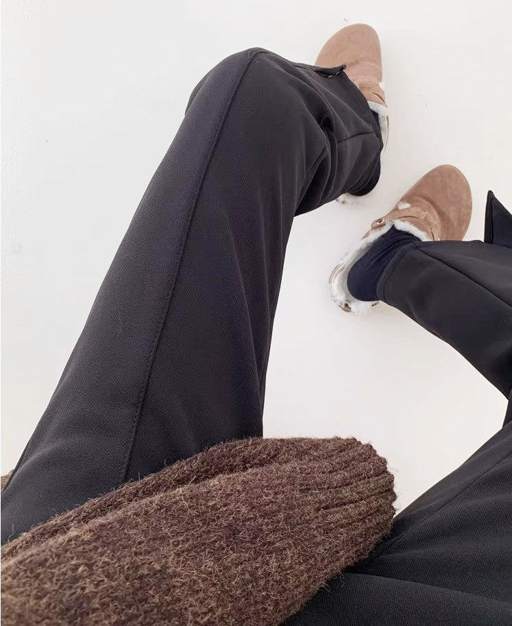 Mink Fleece Straight Slacks With a Slit