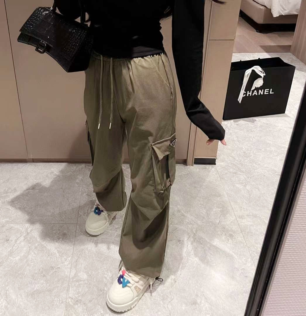 Army Green Cargo Pants with Excellent Fit