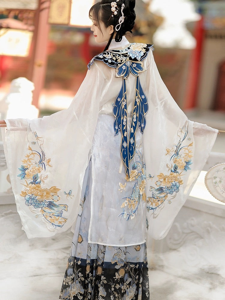 The Most Beautiful and Exquisitely Crafted Hanfu on the Internet