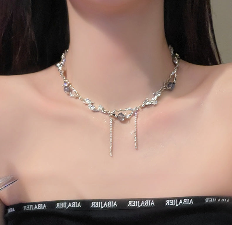 White Moonlight Zircon Niche Designer Collarbone Necklace