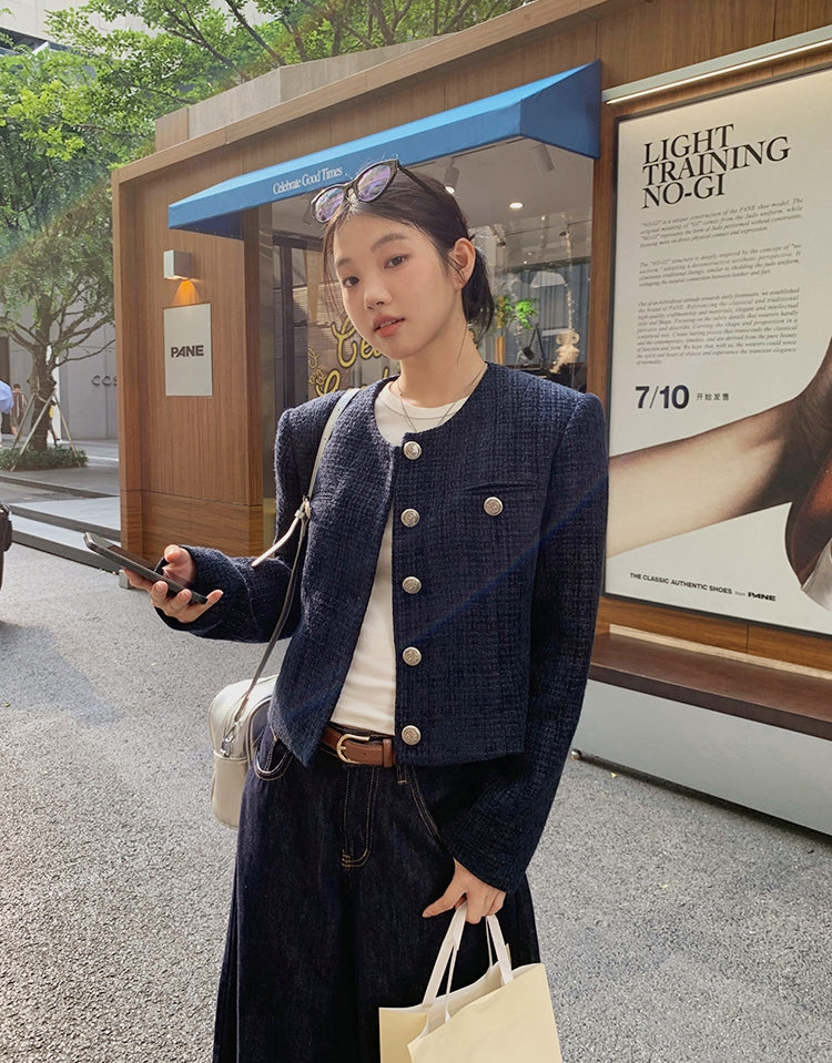 Korean-style short blue tweed jacket – youthful look