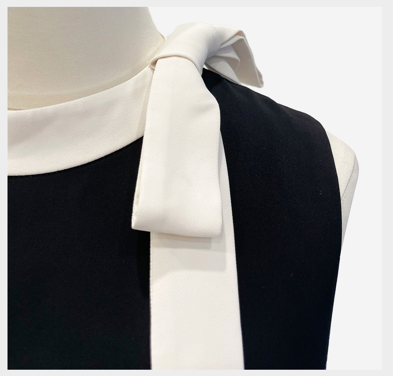 Vintage Hepburn-Style Slim Dress with Oversized Bow