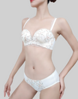 Palm Support Flat Chest Specialist Explosive Busty Bra