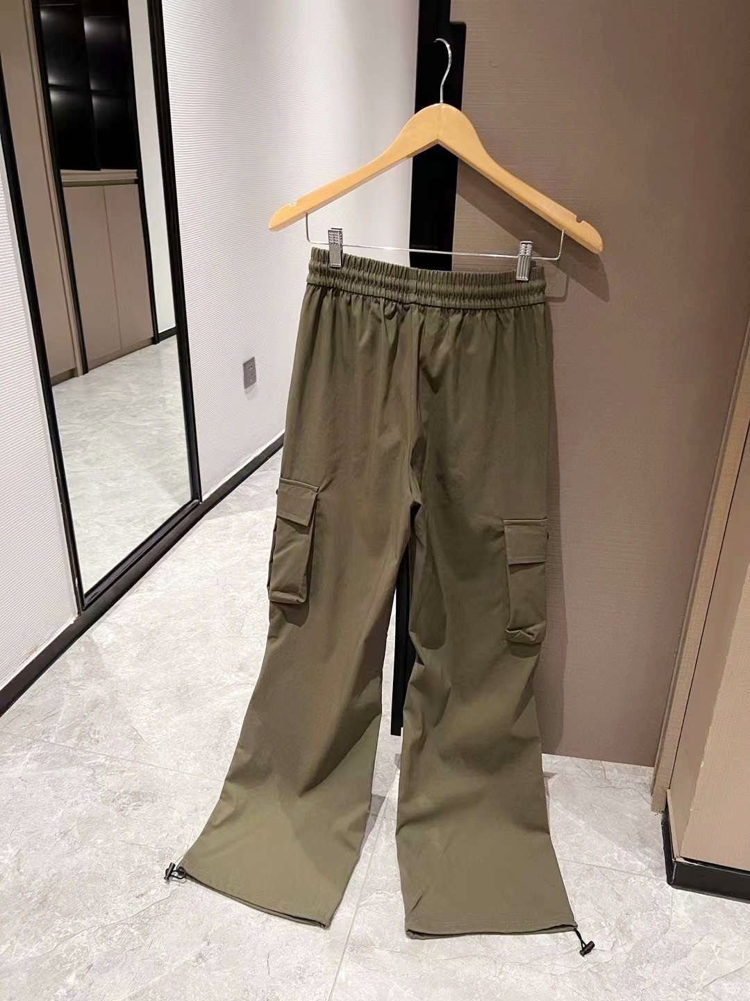 Army Green Cargo Pants with Excellent Fit