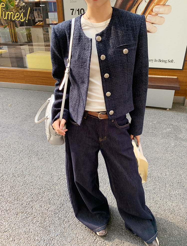 Korean-style short blue tweed jacket – youthful look