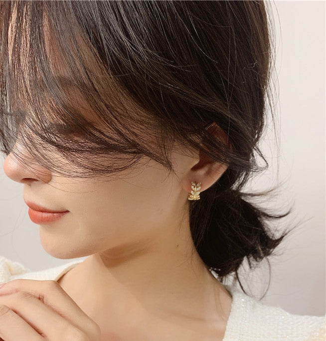 Korean Copper-Plated Silver Leaf Circle Stud Earrings