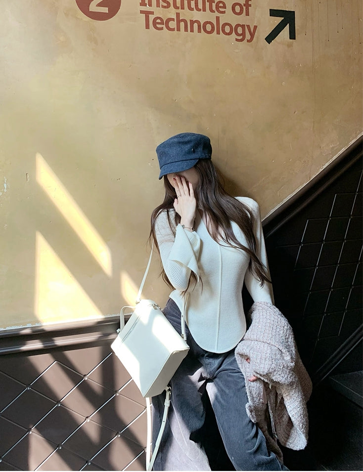 Solid Color Slim Fit V-Neck Knit Top