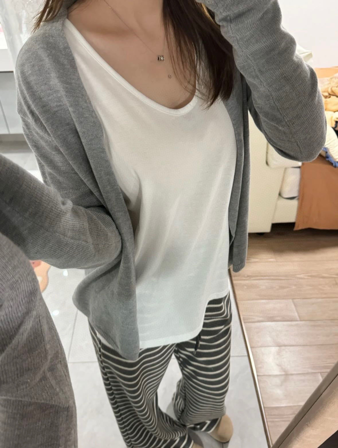 300g Heavyweight Relaxed Drape V-Neck Tee
