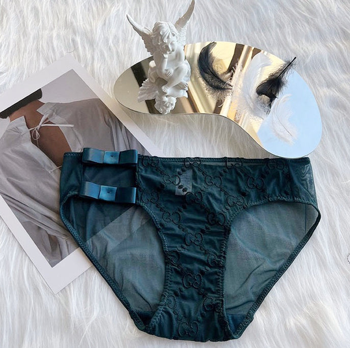 Low-Rise Sexy Panties with Bowknot Embossed Pattern