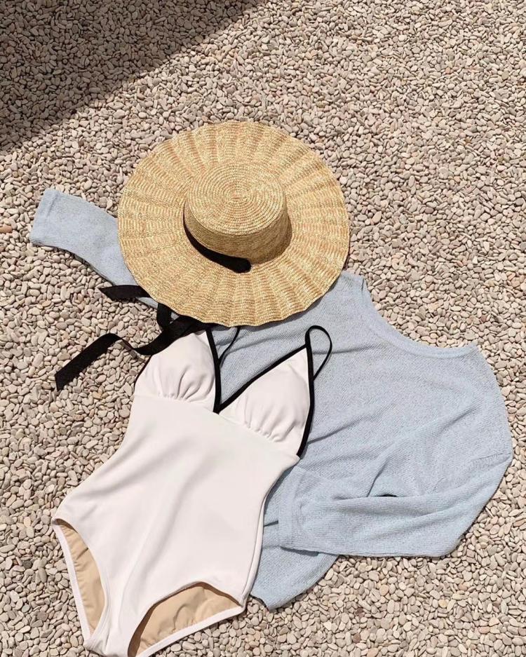 Ins Style Slimming One-Piece With a Bare Back