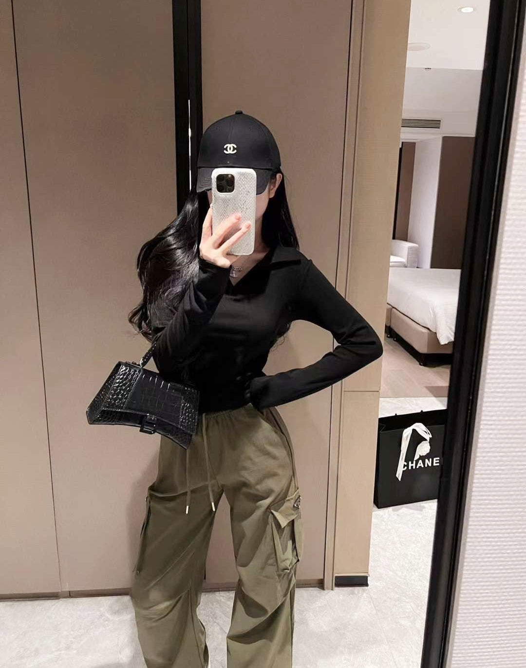 Army Green Cargo Pants with Excellent Fit