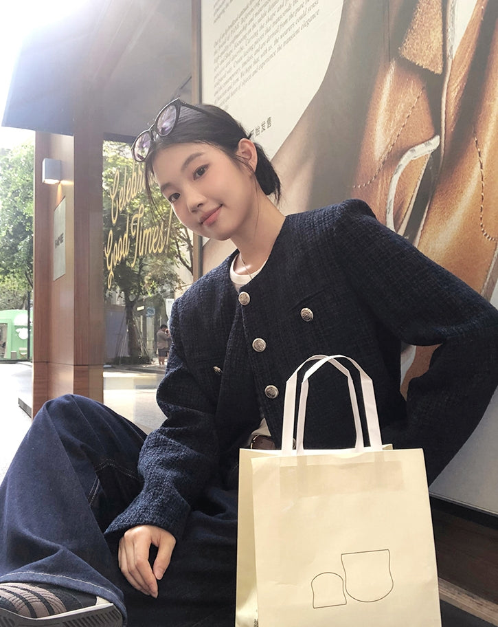 Korean-style short blue tweed jacket – youthful look