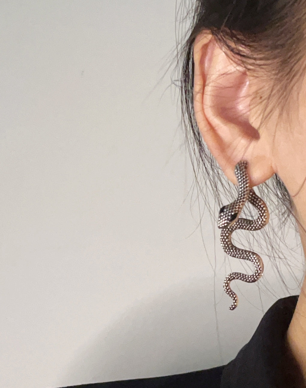 Dark Aesthetic Snake-Shaped Rhinestone Earrings