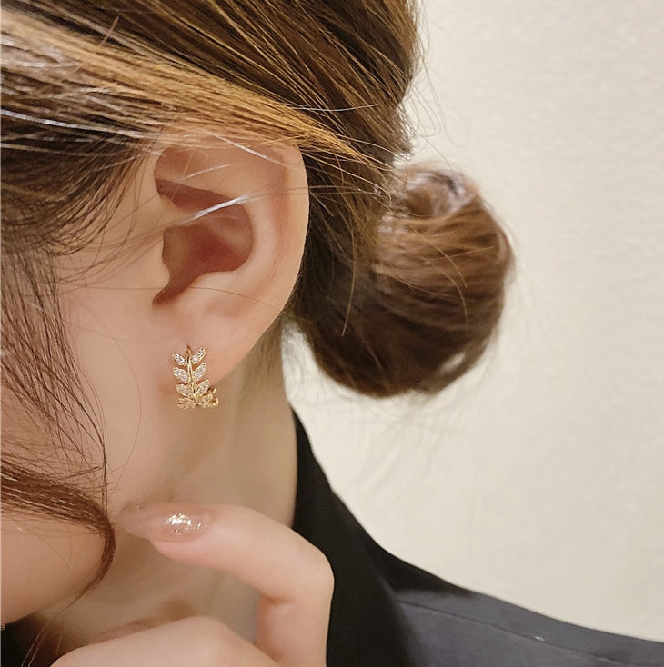 Korean Copper-Plated Silver Leaf Circle Stud Earrings