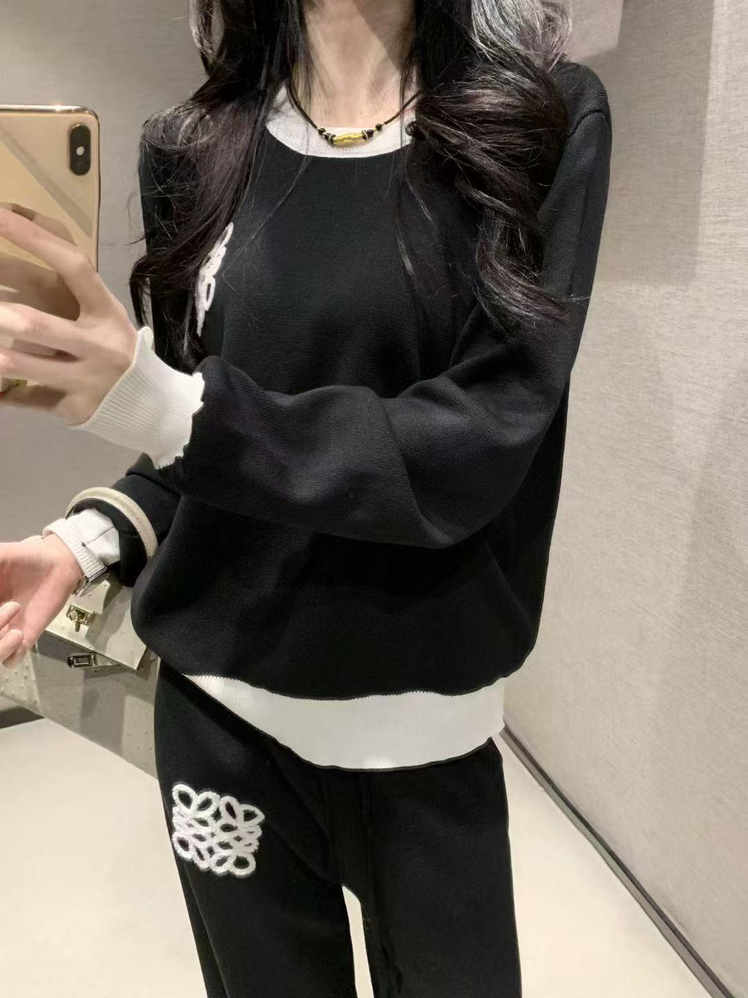 Contrast Logo Knit Set