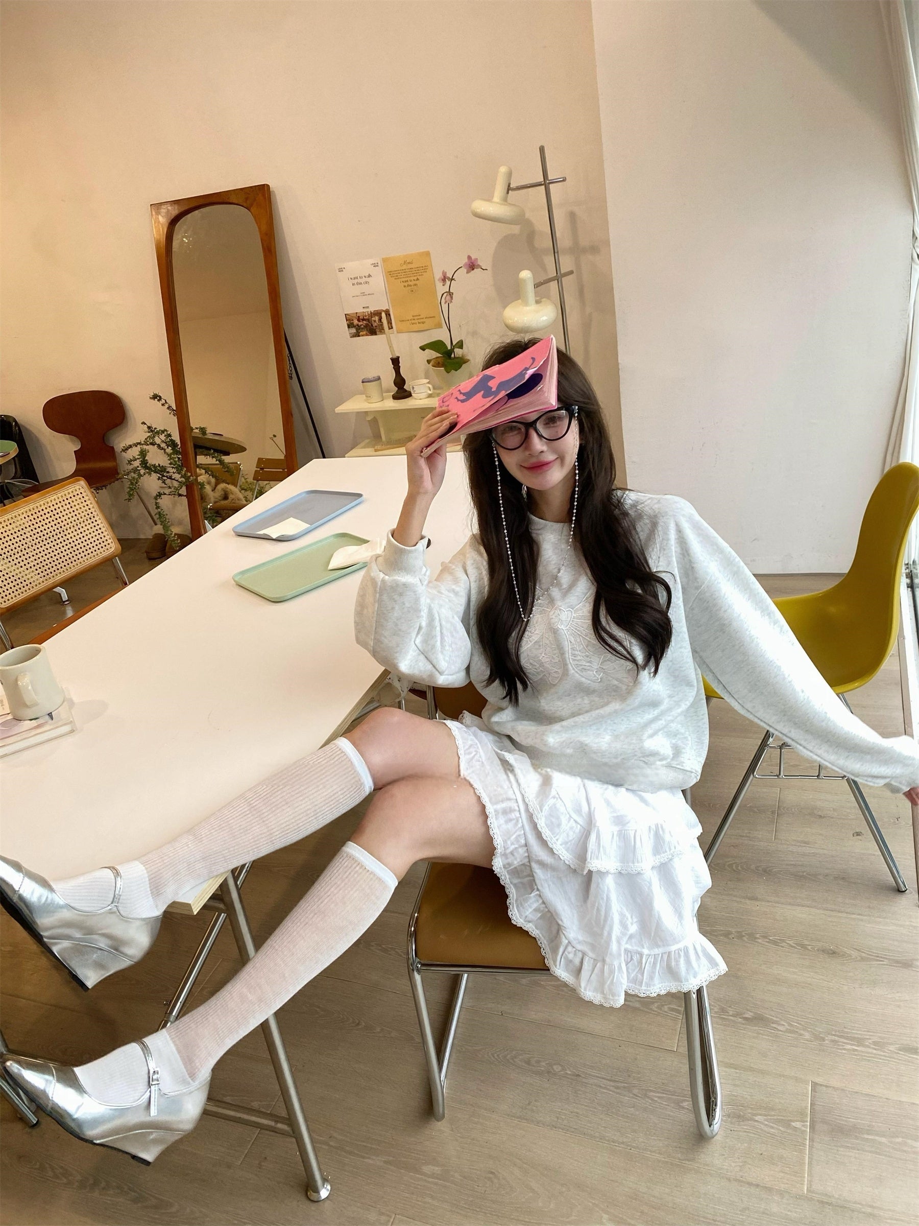 Korean-Style Relaxed Sweatshirt with Lace Bow Detail