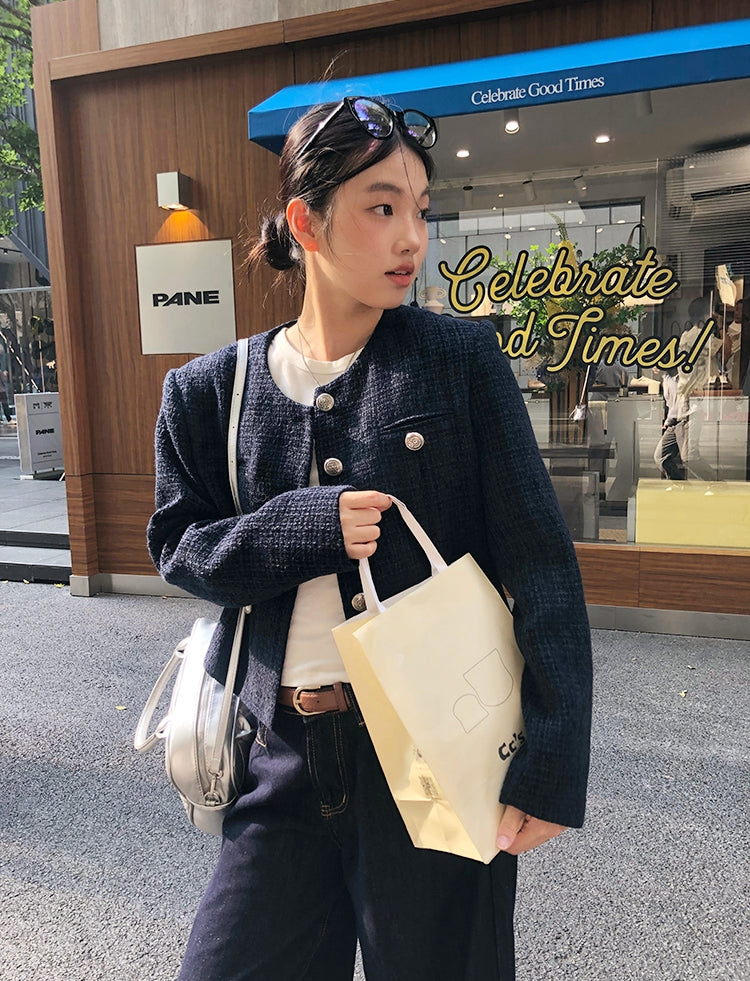 Korean-style short blue tweed jacket – youthful look