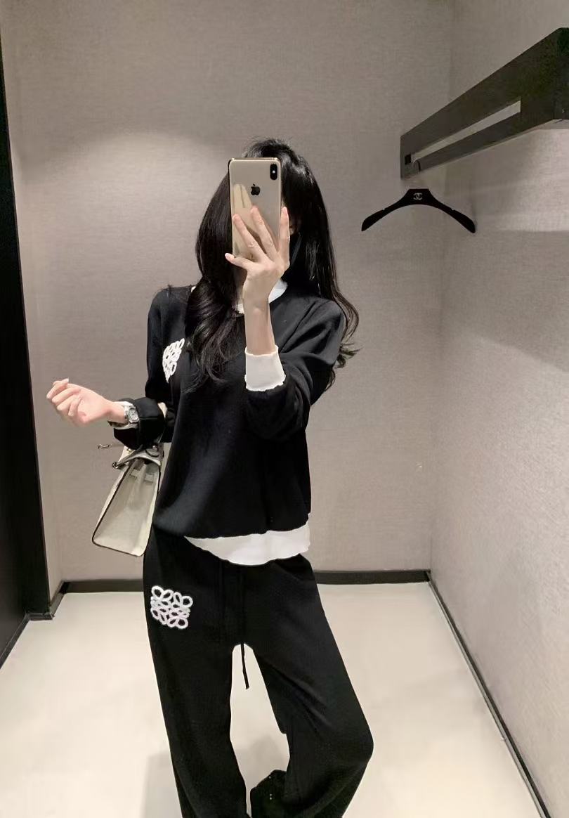 Contrast Logo Knit Set
