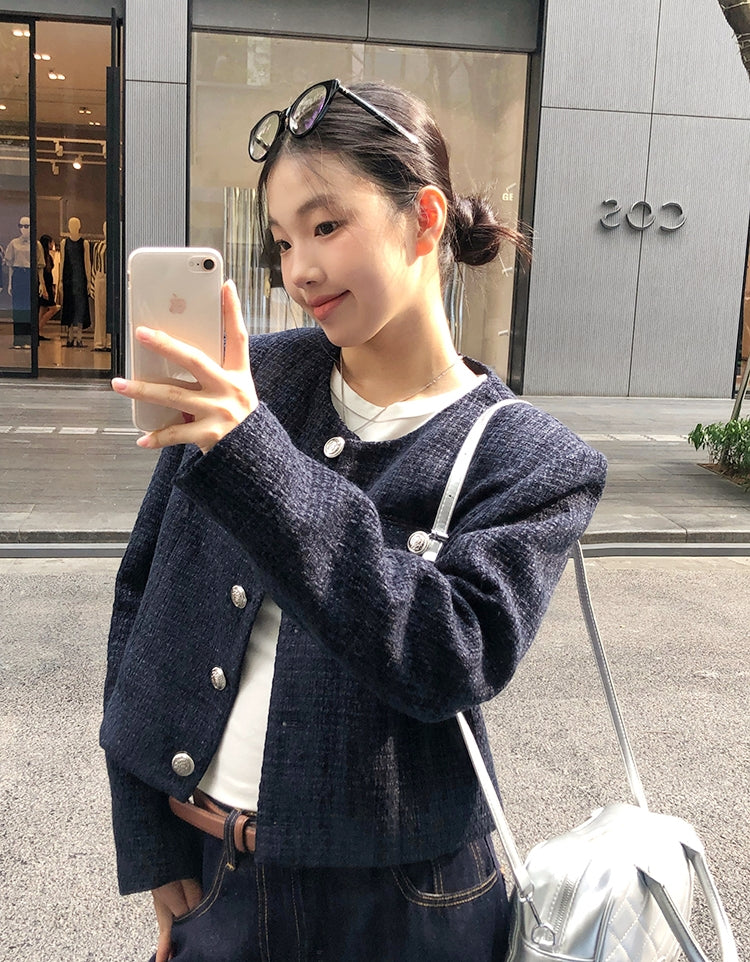 Korean-style short blue tweed jacket – youthful look