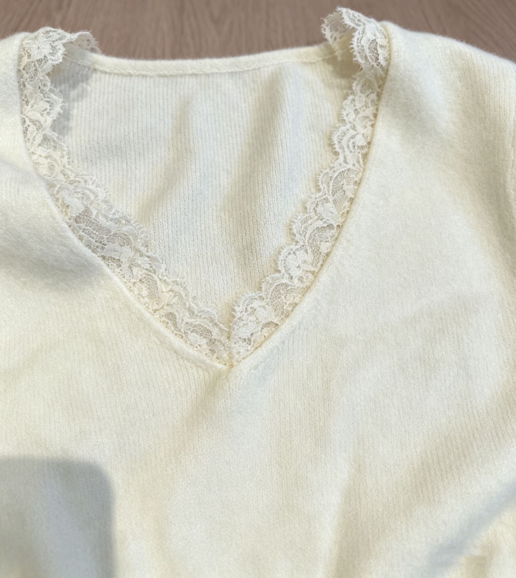 Korean-Style Lace V-Neck Knit Top (Copy)