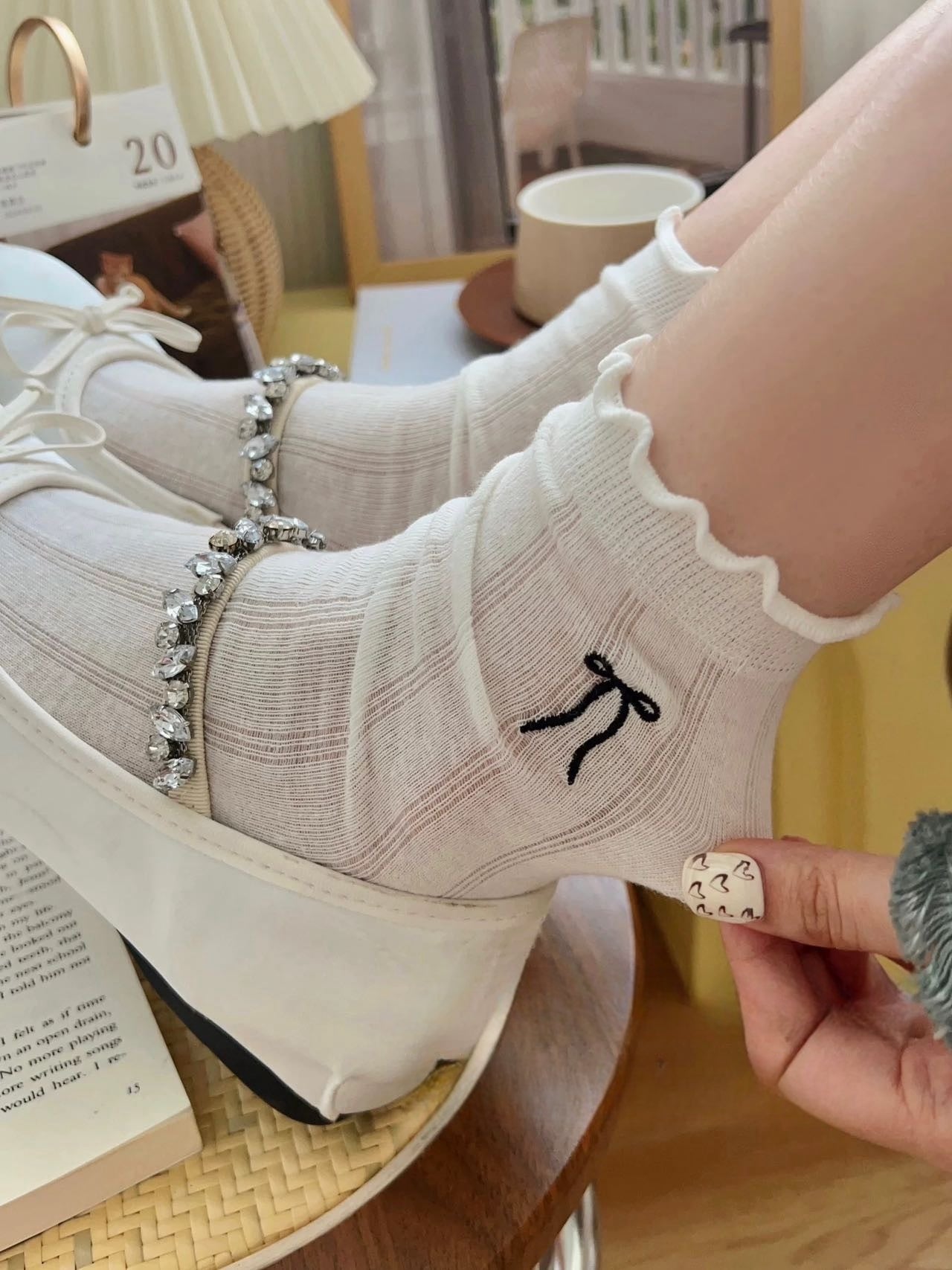 Korean-Style Lace Bow Embroidered Mid-Calf Socks for Summer (3-Pack)