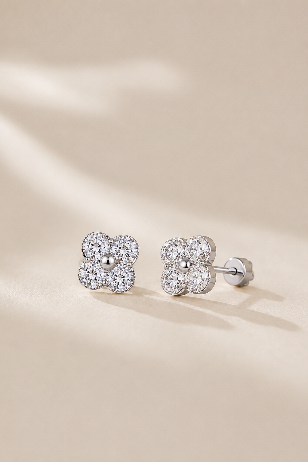 925 Silver Four-Leaf Clover Rhinestone Stud Earrings