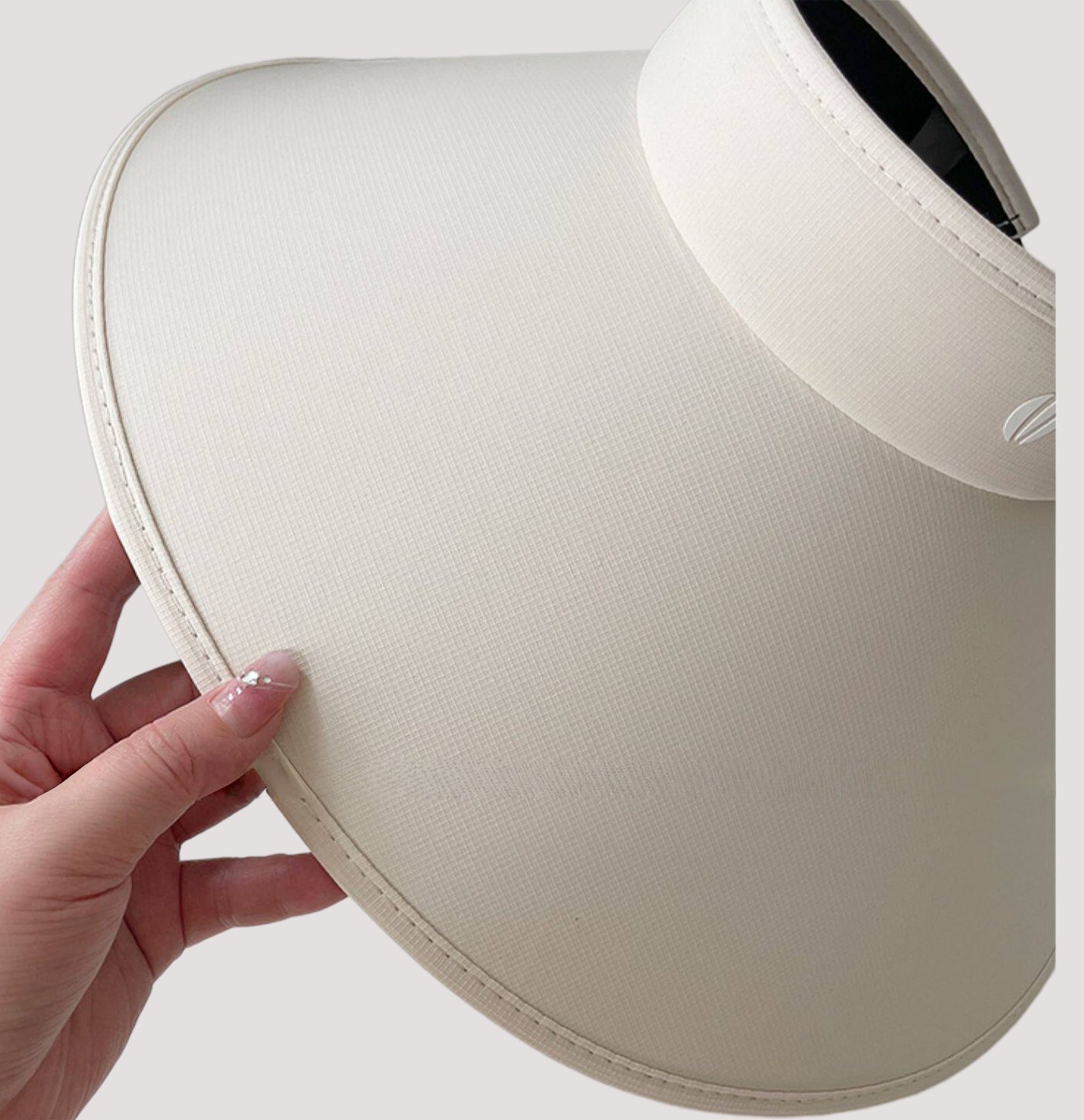 Foldable wide-brim open-top sun hat with black coating