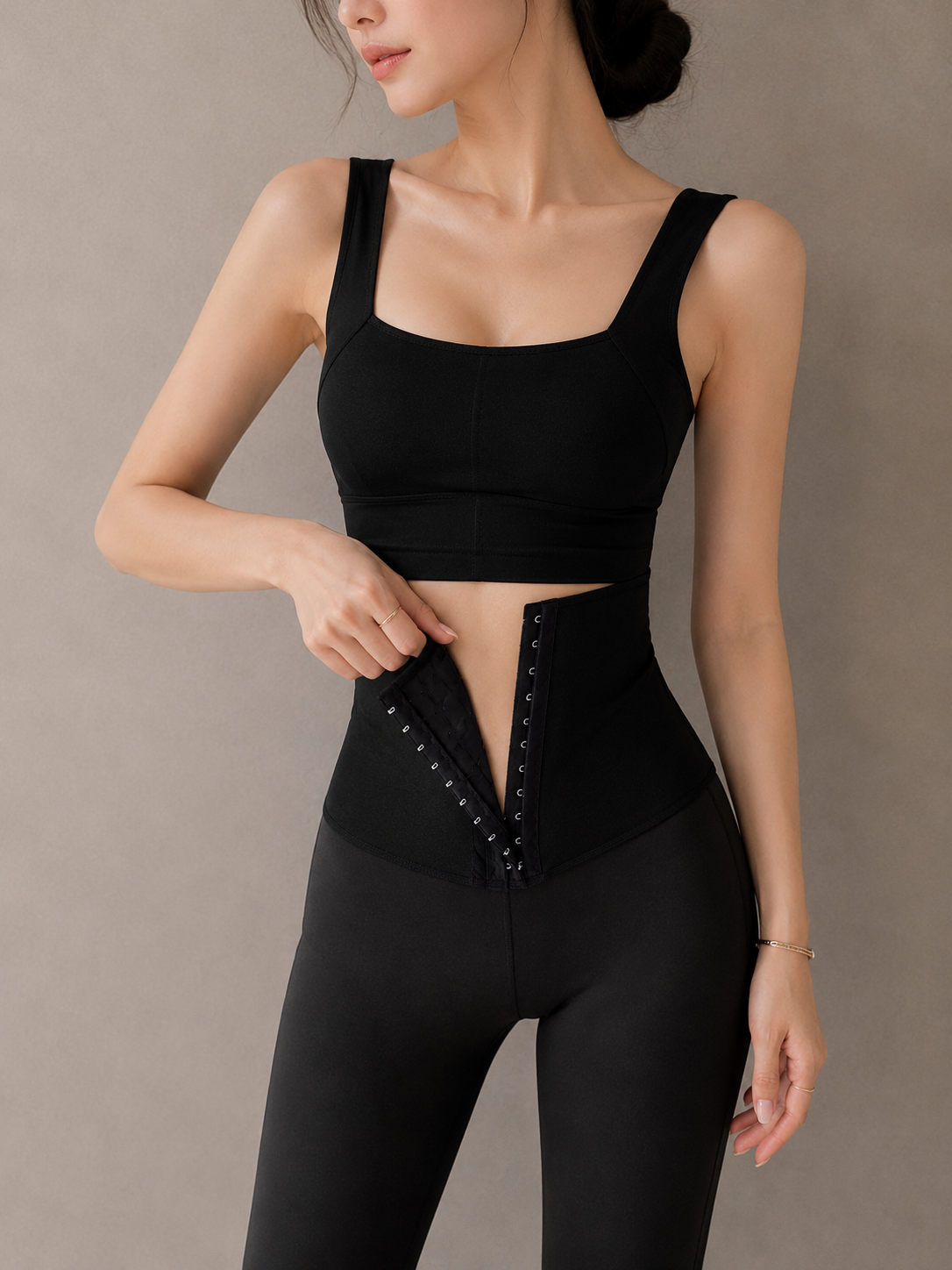 An Updated Version of Lightening Slim Pants With Hip Corset