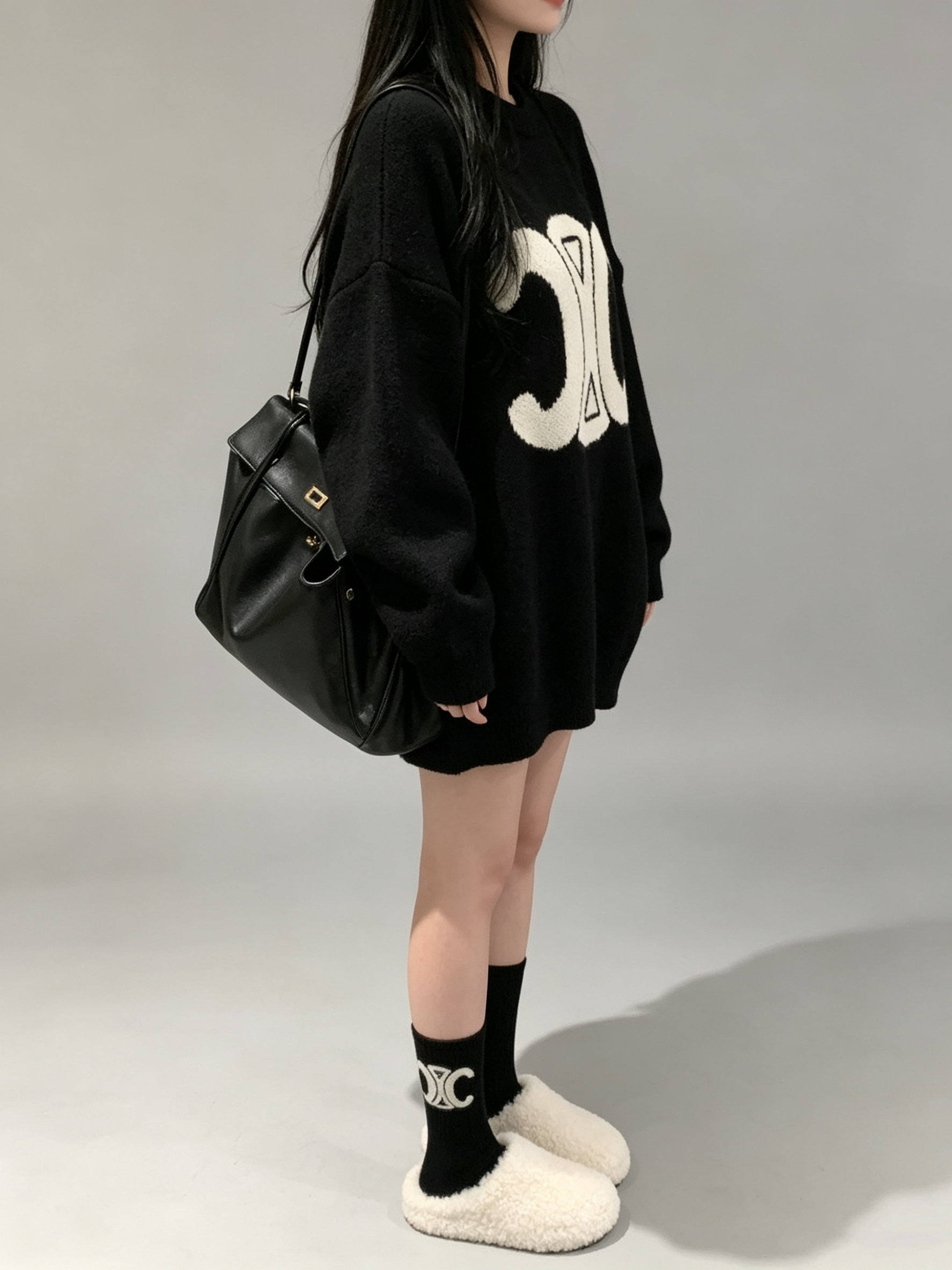 Triomphe Contrast Logo Knit Sweater with socks