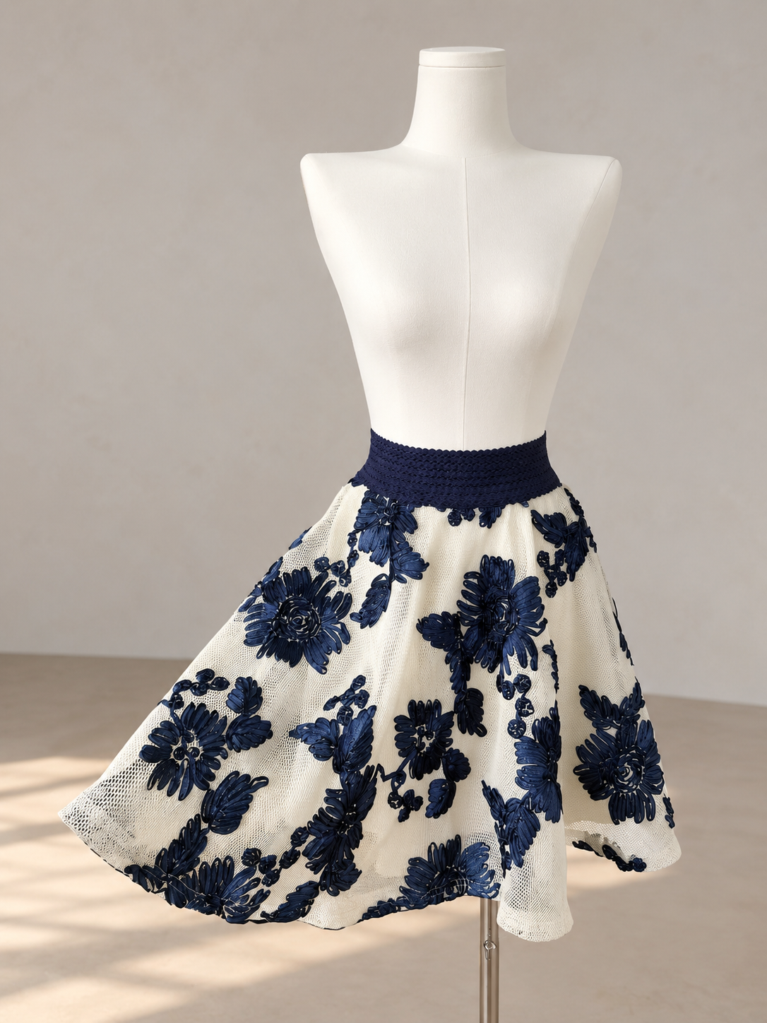 Korean-Style Vintage Blue &amp;amp; White Embroidered Skirt and Knit Top Set
