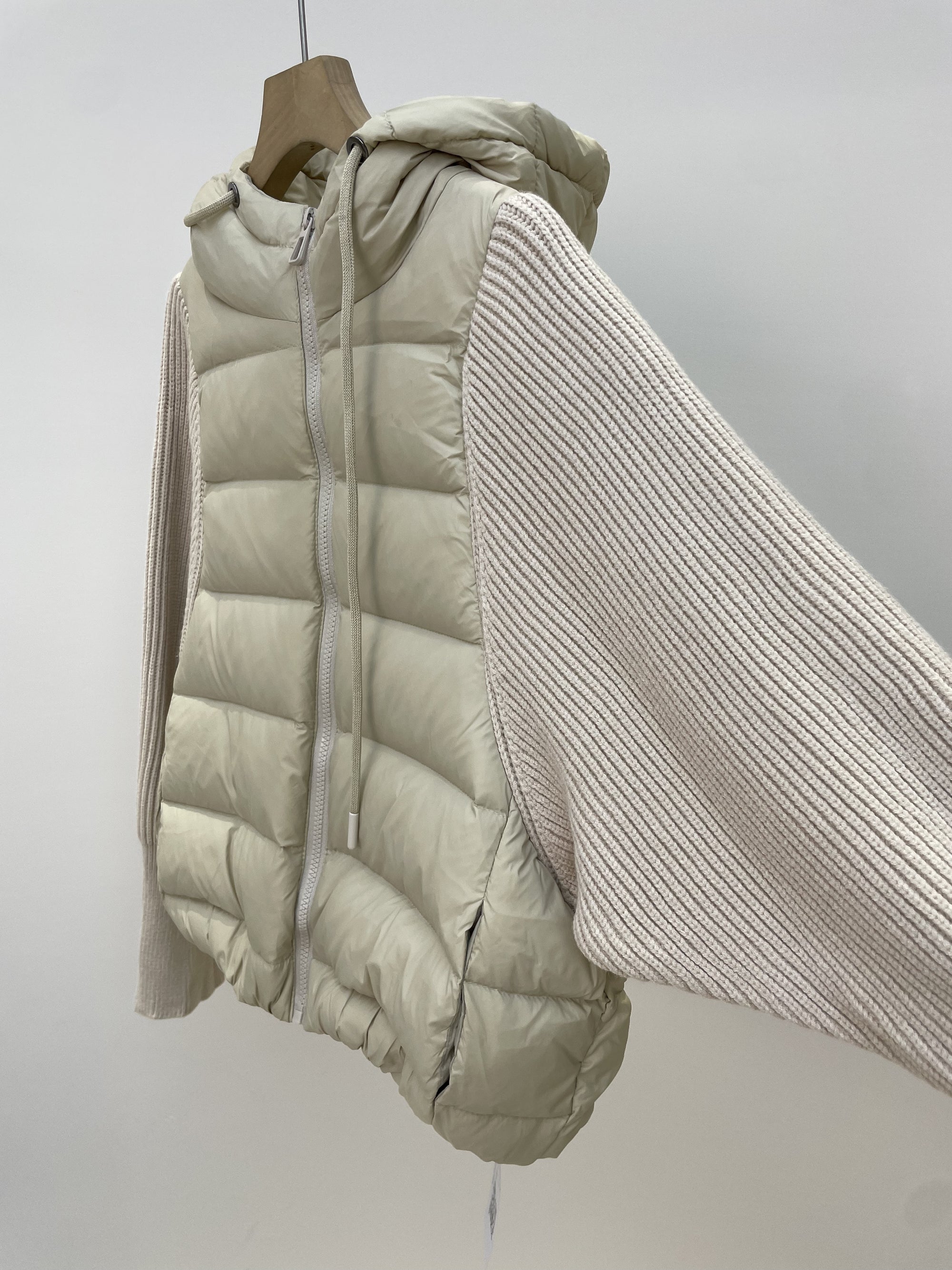 Heavyweight Recommendation 90% White Duck Down Knit Hooded Puffer Jacket