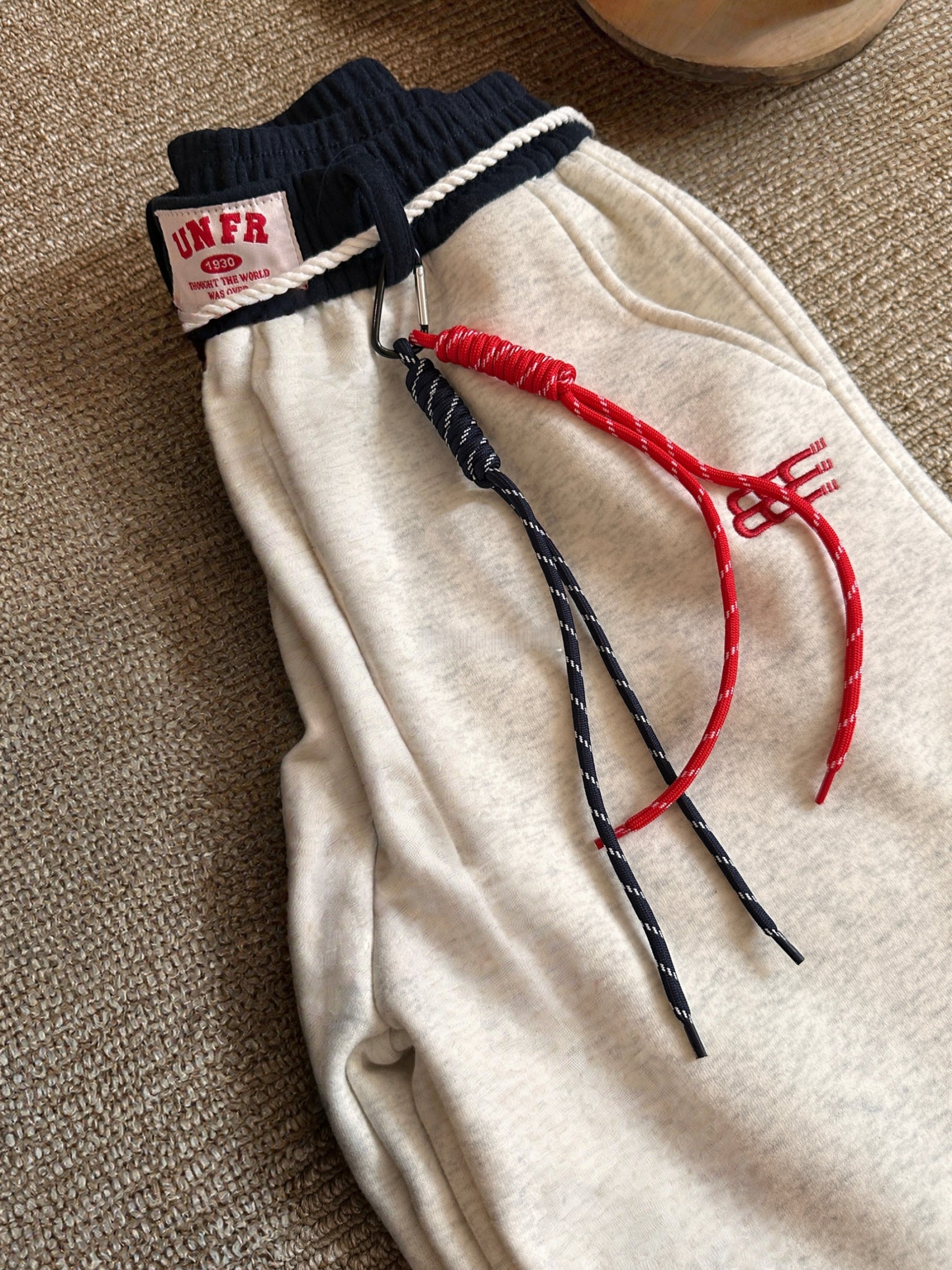 Jennie-Inspired Curved Fit Sweatpants