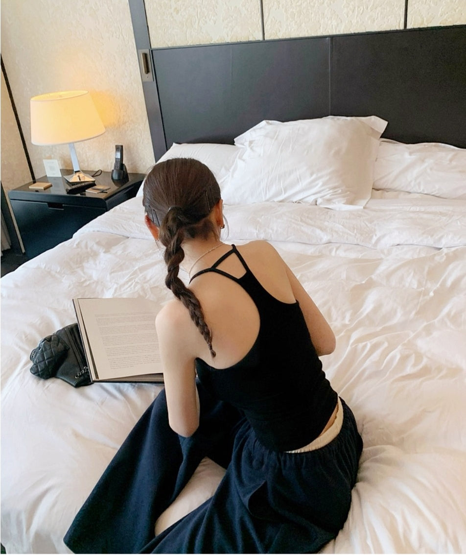 American-style racerback tank with built-in bra