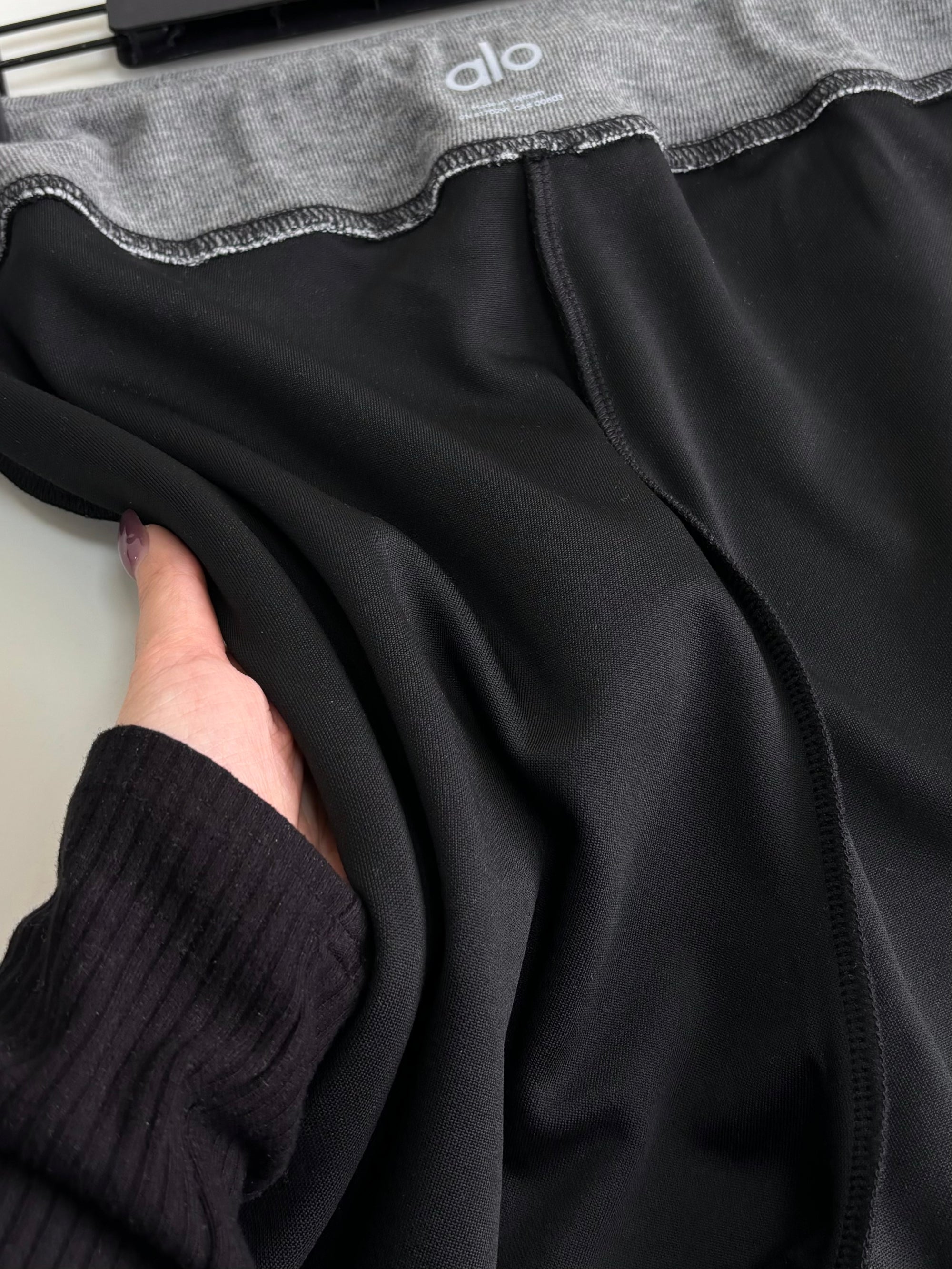 Ultra Draped Loose Straight-Leg “Shaking” Pants