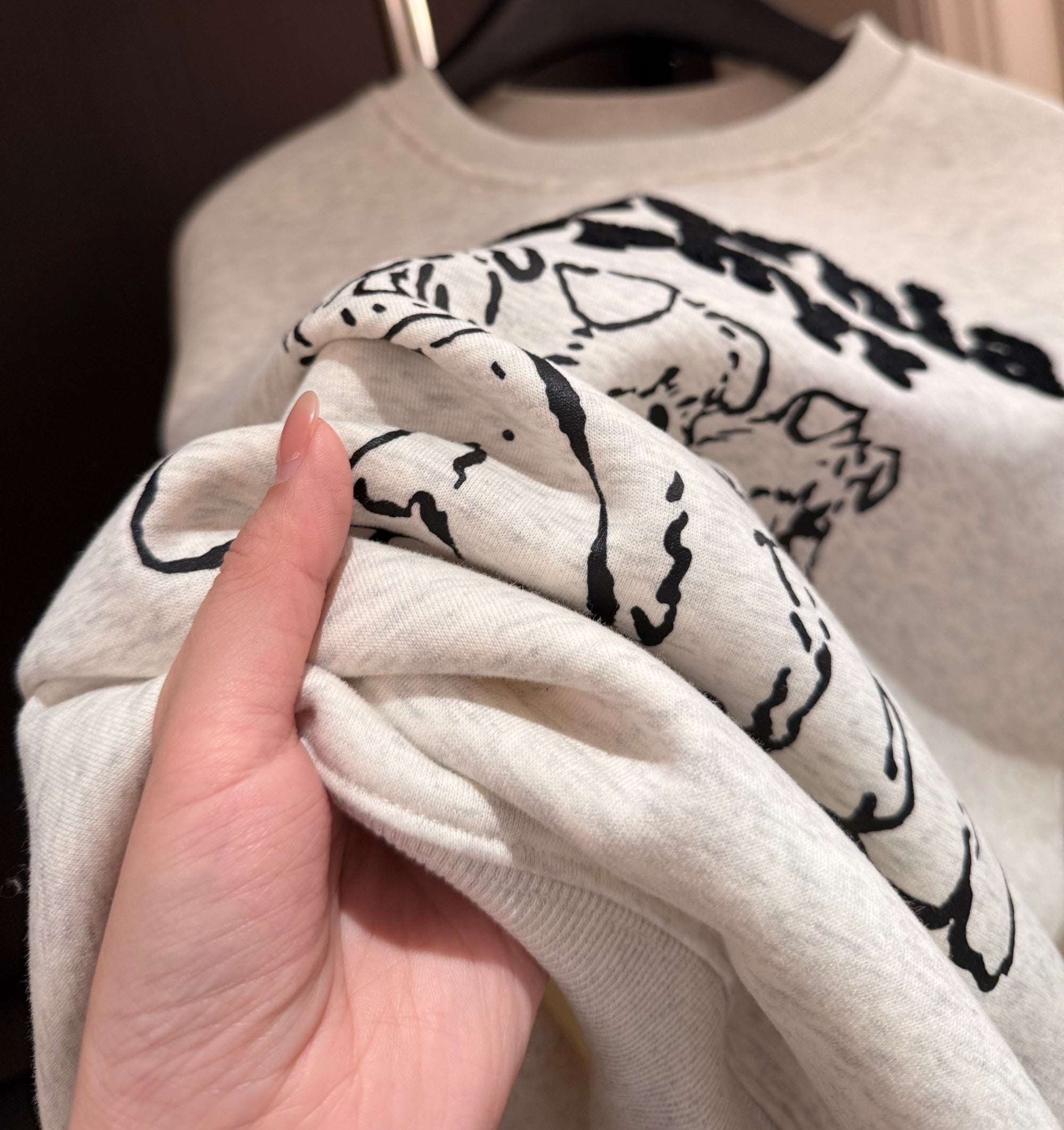 Korean-Style 380g Fleece-Lined Embroidered Sweatshirt