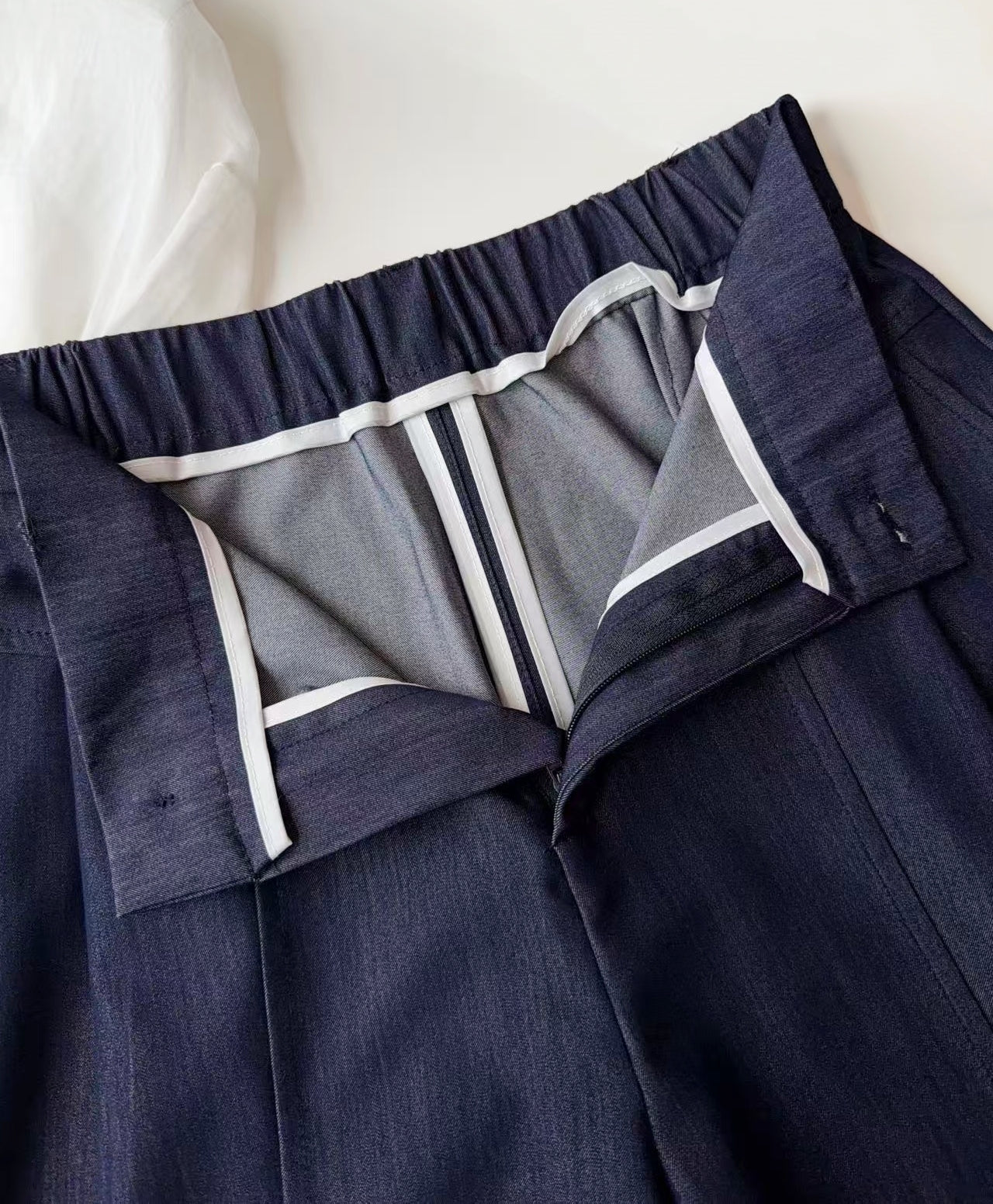 Old Money High-Waisted Wide-Leg Jeans