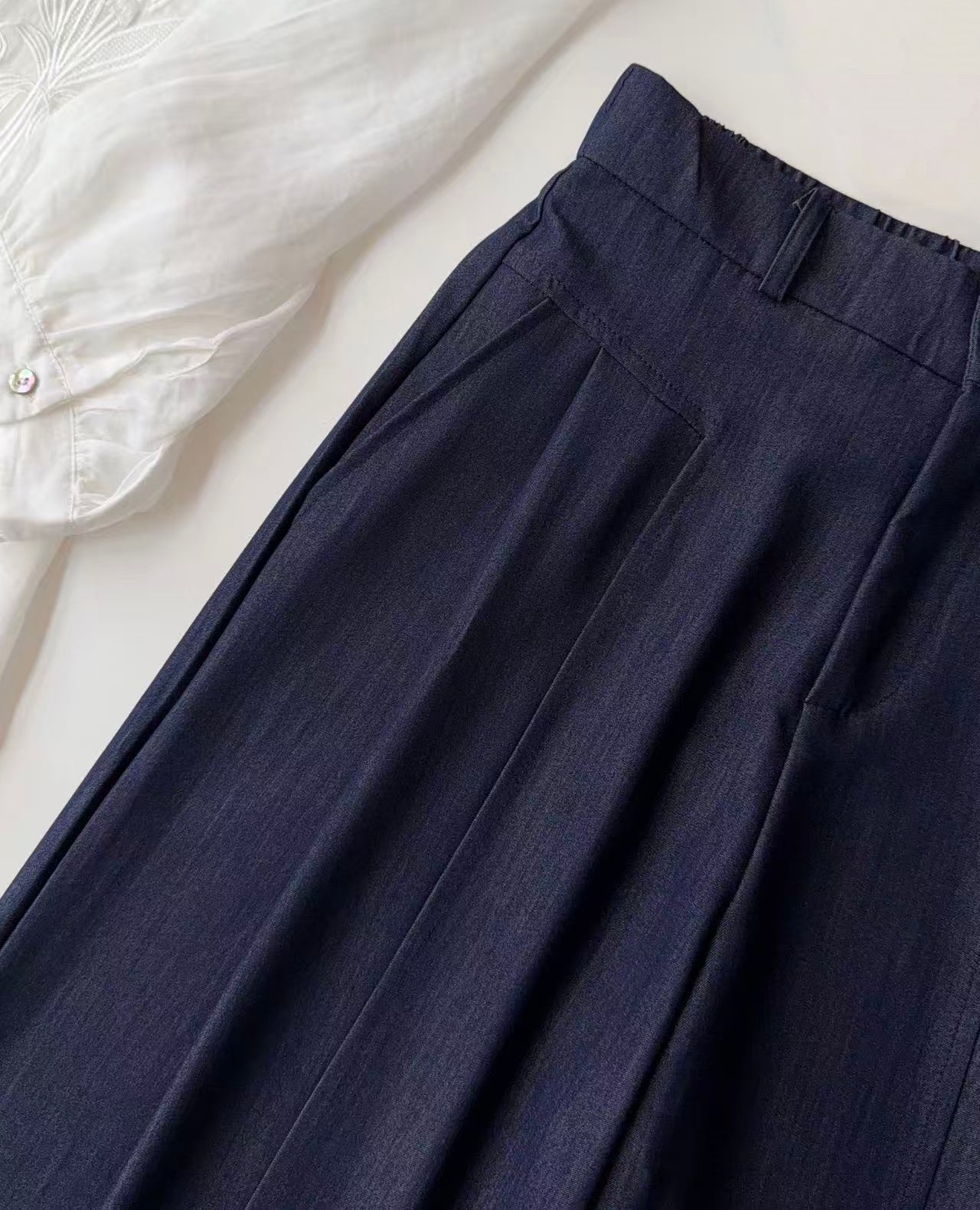 Old Money High-Waisted Wide-Leg Jeans