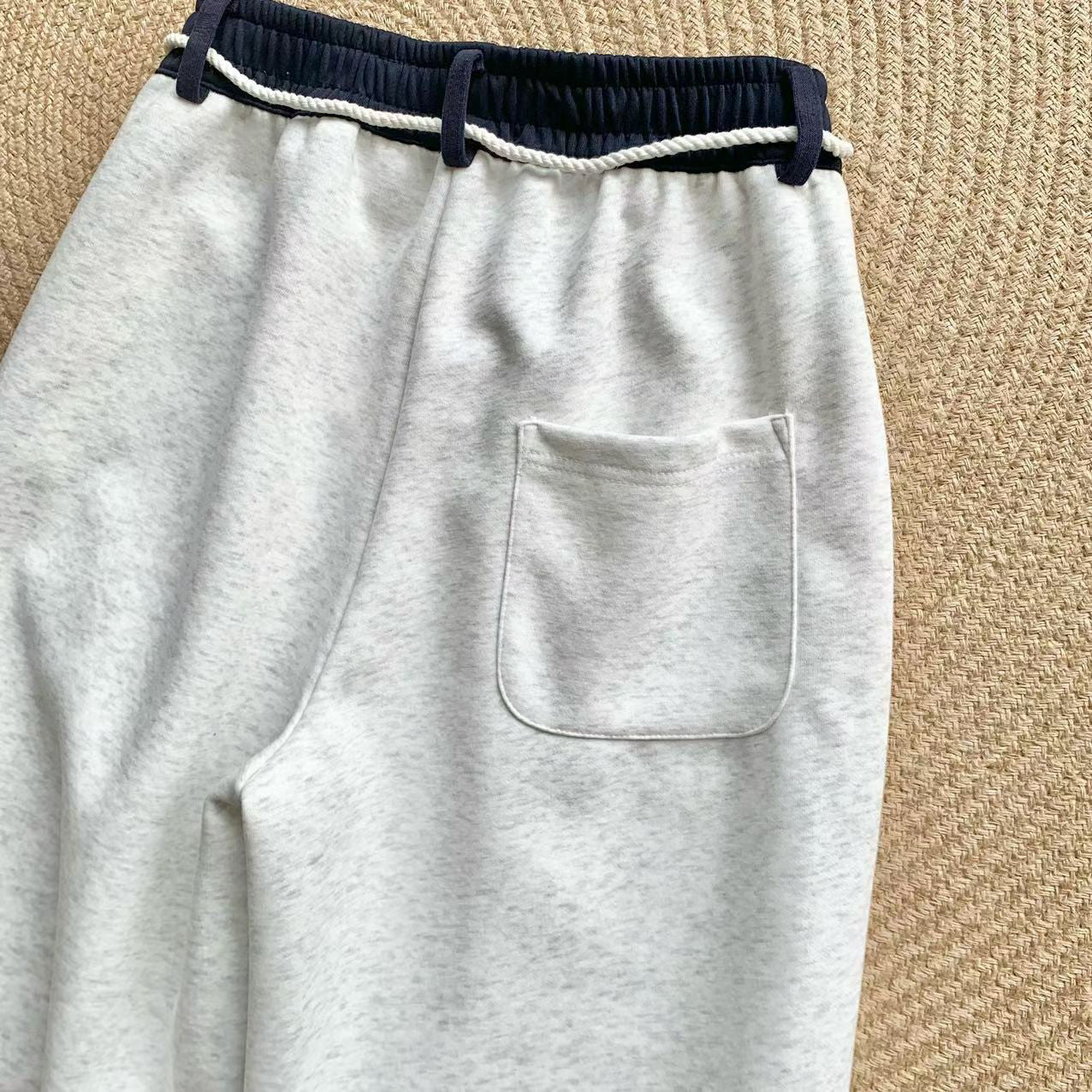 Jennie-Inspired Curved Fit Sweatpants